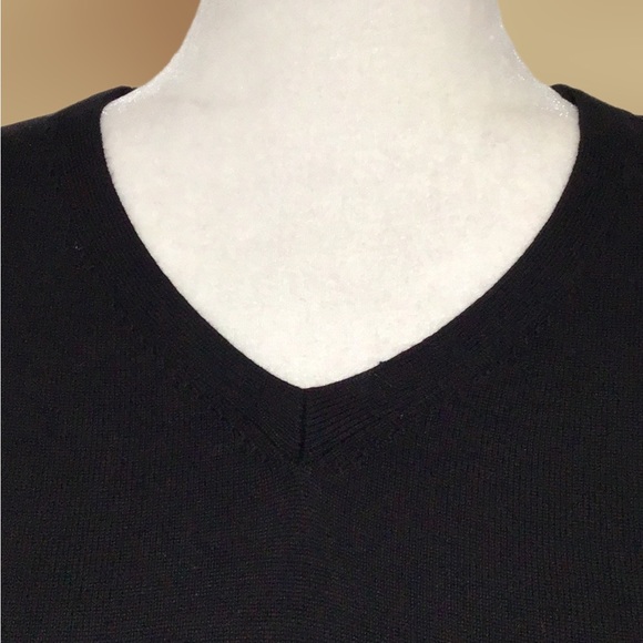 H by HALSTON V-Neck Bell Sleeve Tunic, Knit, Black, Size Small - Picture 3 of 7